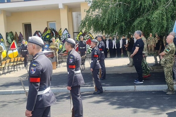 Прощание с командиром одесских "Рыцарей": сослуживцы рассказали о полковнике и пообещали отомстить врагу