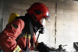 В жилмассиве "Радужный" тушили пожар в многоэтажке 