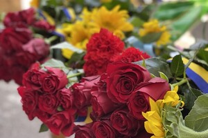 В Одессе возложили цветы к стене памяти погибших за Украину