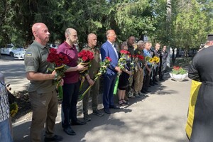 В Одессе возложили цветы к стене памяти погибших за Украину
