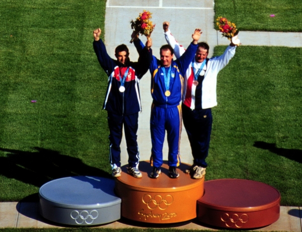 Сьогодні свій 55-річний ювілей відзначає олімпійський чемпіон, володар вічного світового рекорду!