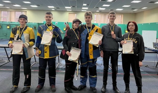 Кульова стрільба. Юні одеські спортсмени завоювали 4 золоті медалі на чемпіонаті України