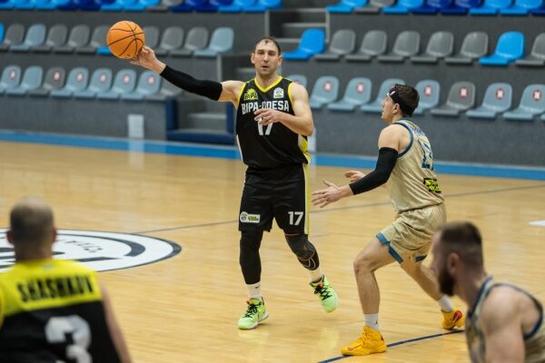 Баскетбол. &laquo;БІПА&raquo; поступається лідеру Суперліги