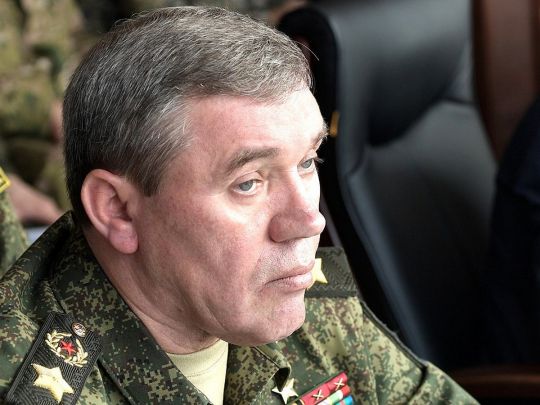 Правильна стрижка, поголене обличчя: герасимова висміяли за контроль над російськими солдатами