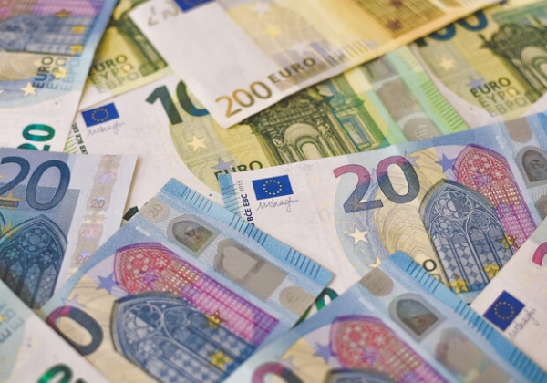 Курс валют в Украине 29 марта 2023: сколько стоит доллар и евро