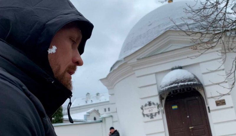 «Бог не в рясі, Бог у душі»: дружина Усика про візит чоловіка до Лаври в останній день «виселення»