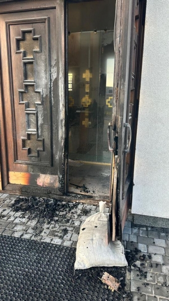 «фсб в рясах» лютує: у Львові підпалили церкву напередодні Великодня
