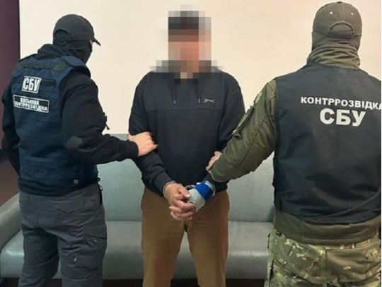 Коригував удари дронами та фосфорними снарядами по Очакову: на Миколаївщині затримали агента росії