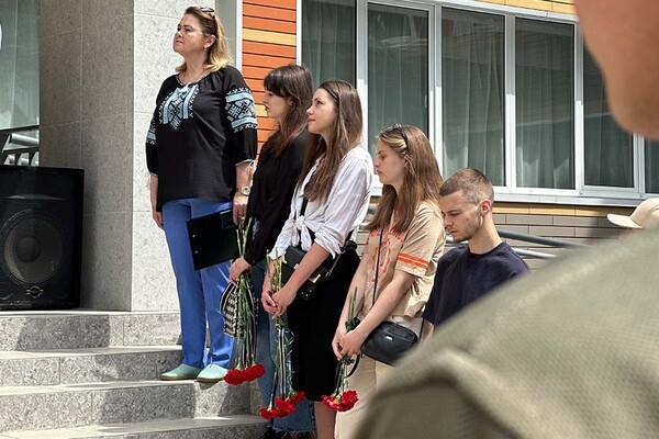 В Одесской области открыли мемориальную доску погибшему защитнику Мариуполя