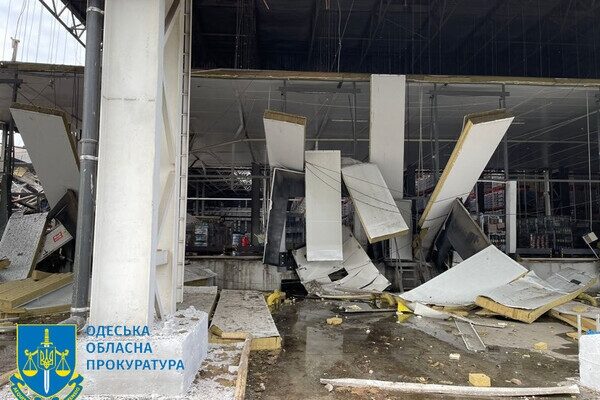 Прокуратура начала расследование ночной атаки Одессы: последствия Прокуратура начала расследование ночной атаки Одессы: последствия