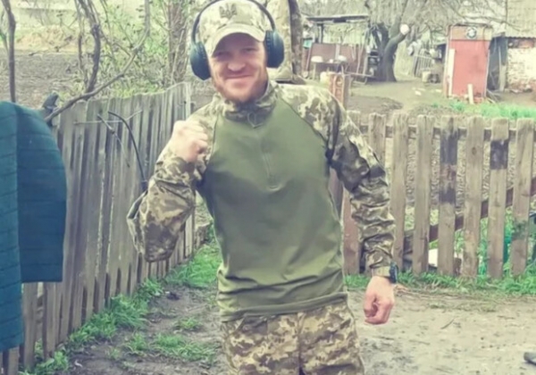 В больнице от тяжелых ранений скончался воин из Одесской области Денис Рошков