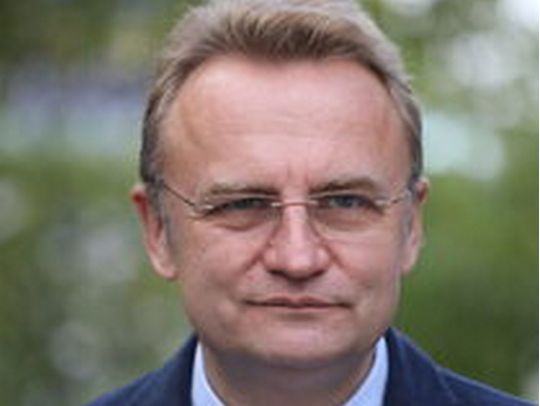 Майже 6 млн на таксі та систематичне преміювання своїх заступників: мер Львова Садовий знову потрапив у скандал