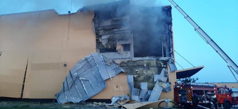 Ризикуючи життям, двоє поліцейських запобігли масштабному вибуху в Києві (фото)