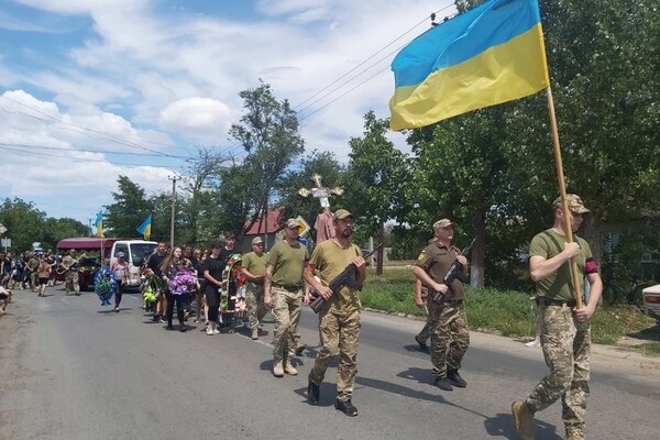 Погиб в Донецкой области: в Одесской области простились с бойцом морской пехоты