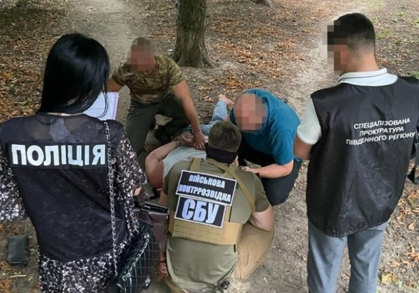 Одессит сговорился с должностными лицами ТЦК и "отмазывал" мужчин за 8000 долларов