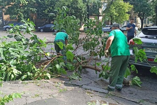В Одессе из-за непогоды затопило Пересыпский район: пришлось спасать людей
