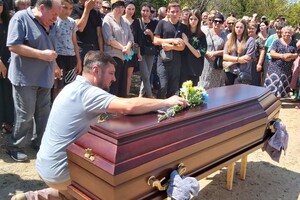 Погиб в Донецкой области: в Одесской области простились с бойцом морской пехоты