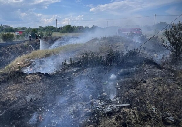 В Одесской области горело десять тысяч квадратных метров сухой растительности