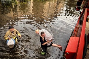 В Одессе из-за непогоды затопило Пересыпский район: пришлось спасать людей