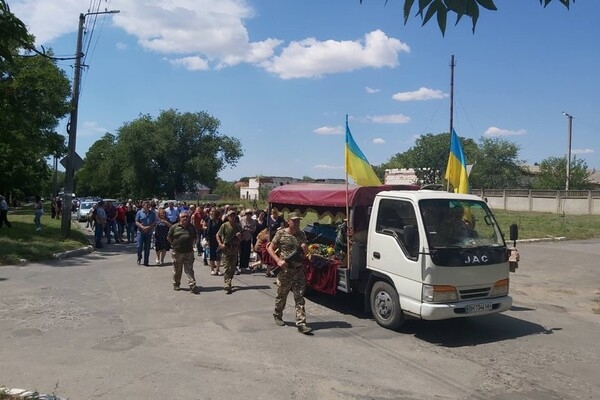 Погиб в Донецкой области: в Одесской области простились с бойцом морской пехоты