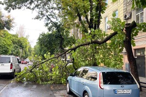 В Одессе из-за непогоды затопило Пересыпский район: пришлось спасать людей