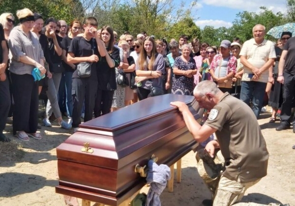 Погиб в Донецкой области: в Одесской области простились с бойцом морской пехоты