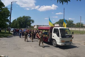 Погиб в Донецкой области: в Одесской области простились с бойцом морской пехоты