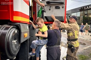 В Одессе из-за непогоды затопило Пересыпский район: пришлось спасать людей
