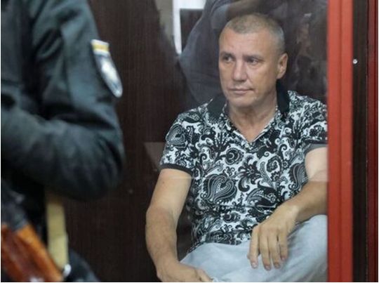 Родичі намагалися вивезти Porche: суд заарештував майно родини ексвійськкома Борисова