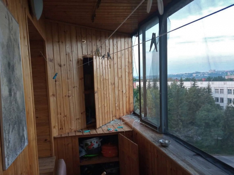 «Бавовна» у Курську: безпілотник, що падав, пошкодив багатоповерхівку (фото)