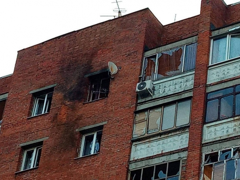 «Бавовна» у Курську: безпілотник, що падав, пошкодив багатоповерхівку (фото)