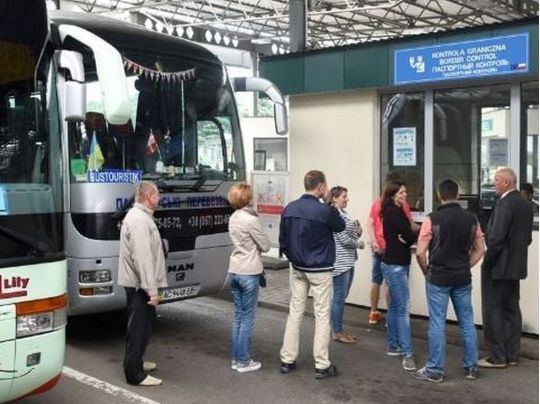 У Польщі вирішують, як утримати українців, які масово залишають країну