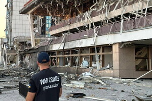 Разрушенные морвокзал и отель: прокуратура начала расследование ночного обстрела Одессы