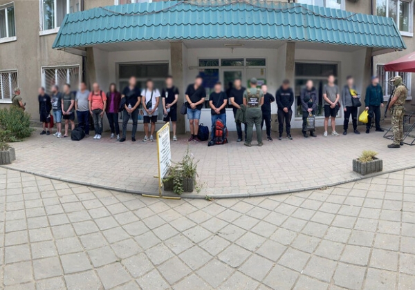 Добирались до границы в прицепах с зерном: в Одесской области задержали 18 уклонистов