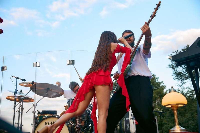 «Здається, що фотосесія для PlayBoy вас не відпускає»: у мережі розкритикували відверте вбрання української співачки