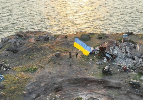 Армия РФ снова атаковала остров Змеиный Одесской области авиабомбами
