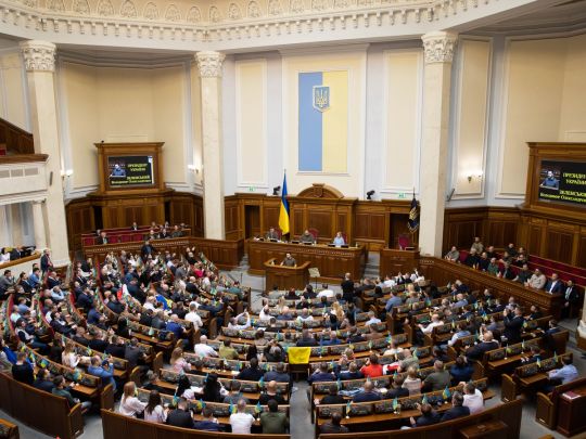Шабунін маніпулює, звинувачуючи чинну владу у лобіюванні «правок Лозового», — політолог