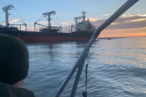 В Черном море на мине подорвалось судно, следовавшее в Одесскую область 