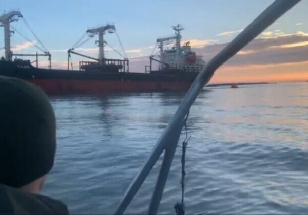 В Черном море на мине подорвалось судно, следовавшее в Одесскую область 