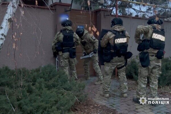 В Одессе поймали псевдоволонтеров, которые обманули людей на более чем 130 тысяч В Одессе поймали псевдоволонтеров, которые обманули людей на более чем 130 тысяч