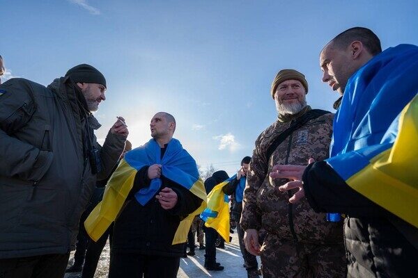 Из российского плена вернулись домой восемь пограничников из Одесской области Из российского плена вернулись домой восемь пограничников из Одесской области