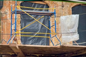В Одессе остановили незаконную надстройку на "Доме Гоголя": там хотели сделать отель