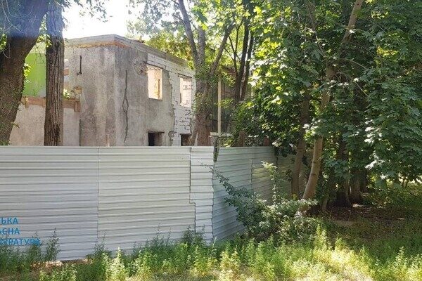 Летний кинотеатр в санатории Чкалова в Одессе вернули государству