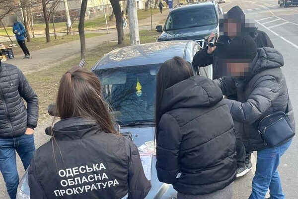 Чиновник коммунального учреждения Одесского горсовета  собирал "дань" с торговцев