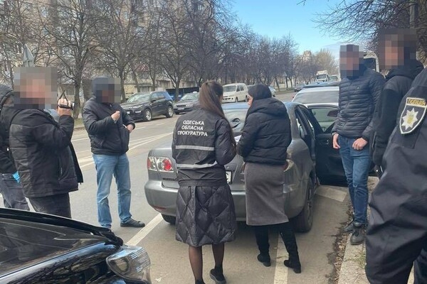 Чиновник коммунального учреждения Одесского горсовета  собирал "дань" с торговцев