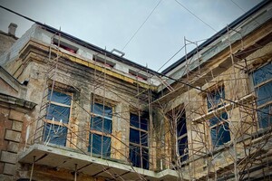 В Одессе остановили незаконную надстройку на "Доме Гоголя": там хотели сделать отель