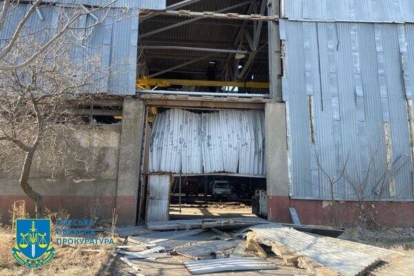Прокуратура расследует обстрел промышленного объекта в Одесской области Прокуратура расследует обстрел промышленного объекта в Одесской области