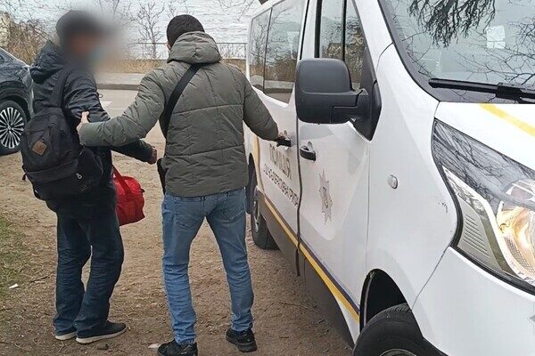 В Одессе задержали подозреваемого в поджоге храма на Тенистой В Одессе задержали подозреваемого в поджоге храма на Тенистой