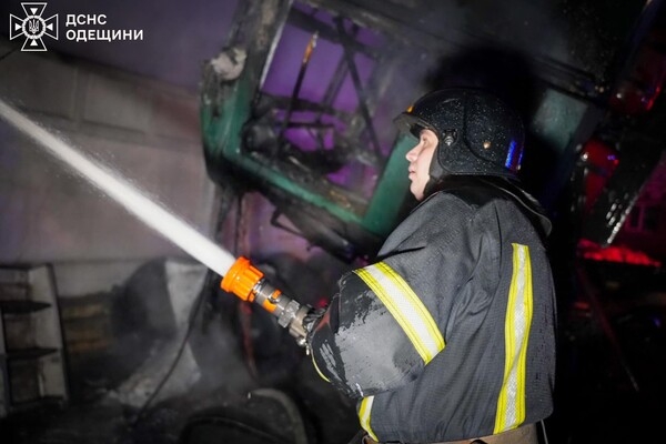 Масштабный пожар на СТО в Одессе: стала известна причина