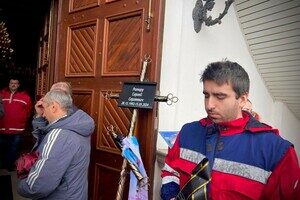Приехал спасать людей: Одесса простилась с фельдшером, погибшим от российской ракеты 15 марта Приехал спасать людей: Одесса простилась с фельдшером, погибшим от российской ракеты 15 марта